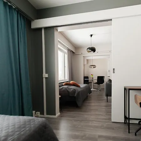 Kulkuri Hostellit Haemeenlinna Экстерьер фото